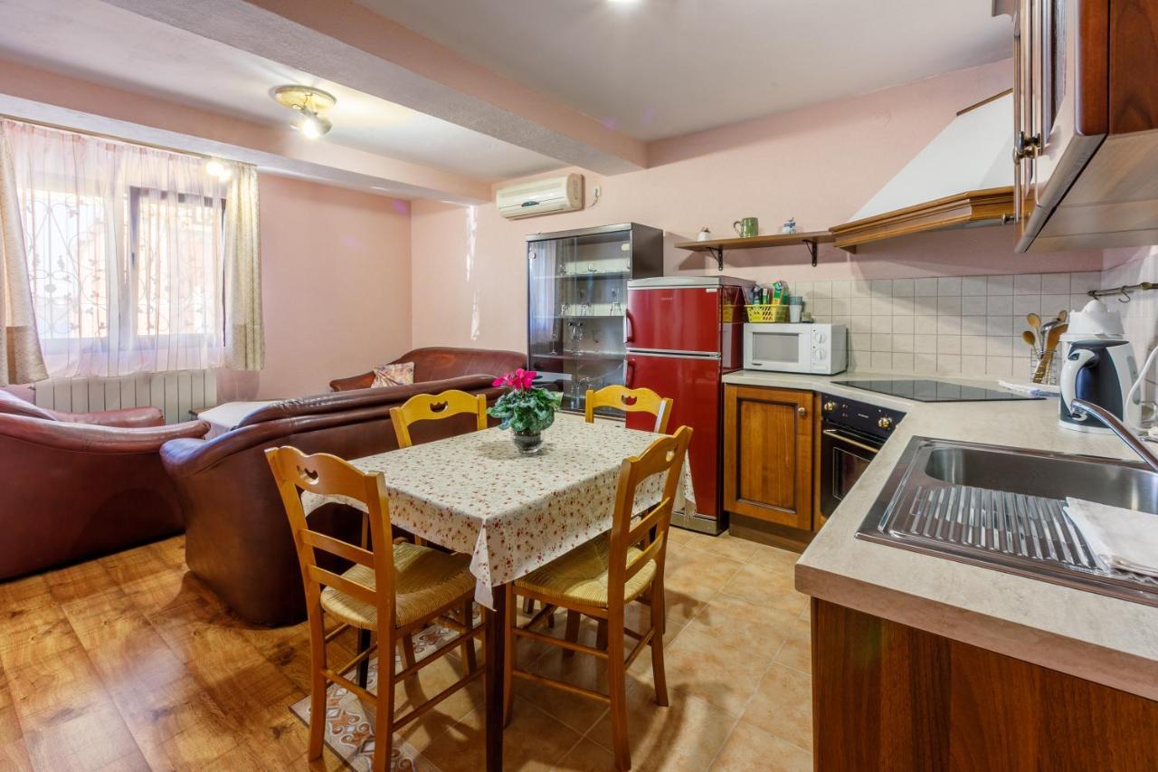 Apartment Eni Selce Exterior foto