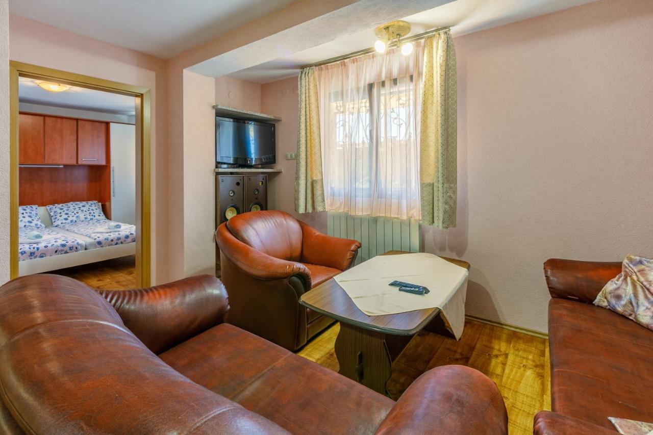 Apartment Eni Selce Exterior foto